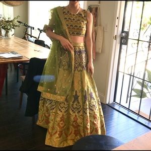 Green silk lehenga and choli (3 pieces) XS/S